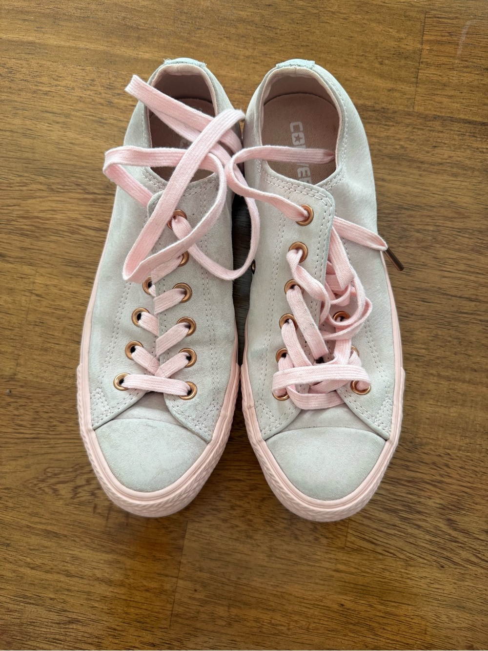 Women’s Converse All Star Pink Suede sz 8.5